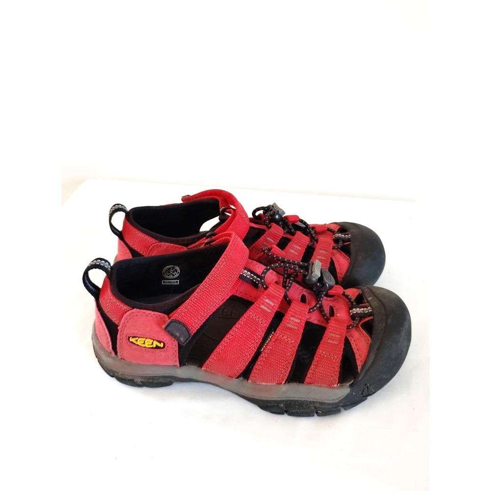 KEEN Newport H2 Kids Red Closed Toe Hiking Sandals Size 2 Water Sport Outdoor
